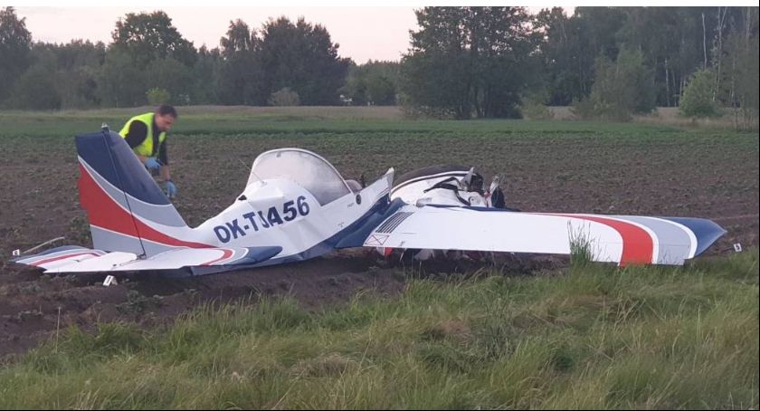 Bobrowniki. Wypadek ultralekkiego samolotu (FOTO)