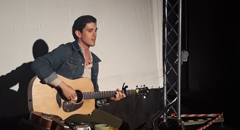 Pierwszy koncert w Nowej Pracowni. Andy Rascal wystąpił na plenerowej scenie (VIDEO)