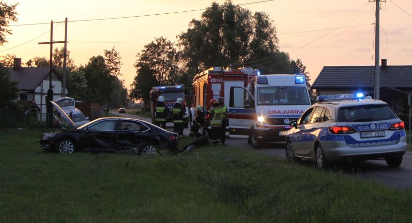 Wypadek w Lisiewicach Dużych. Jedna osoba trafiła do szpitala