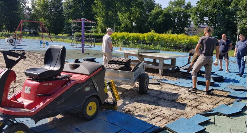 Rozpoczęła się modernizacja placu zabaw na Błoniach (FOTO i VIDEO)