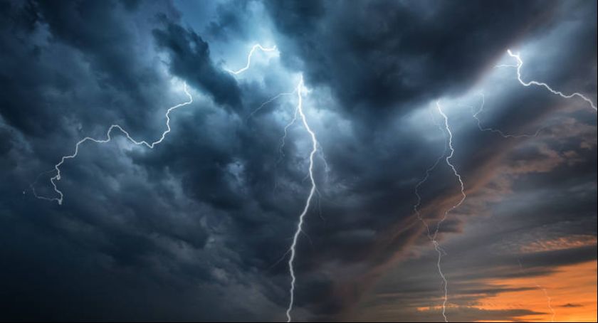 Uwaga! Dziś nie tylko zagrzmi, ale mogą wystąpić też trąby powietrzne