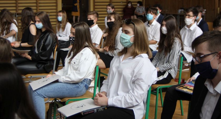 Zakończenie roku szkolnego w SP nr 3 w Łowiczu (ZDJĘCIA)