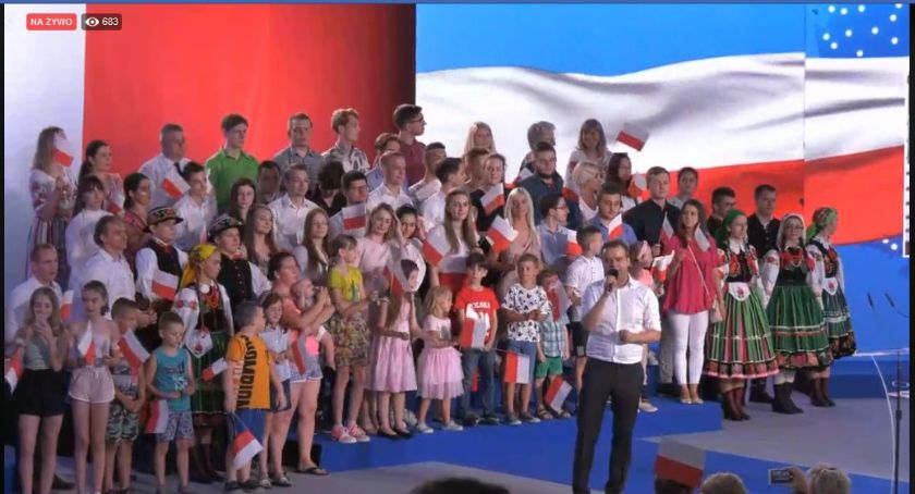 Wieczór wyborczy Andrzeja Dudy w Łowiczu. Transmisja na żywo (VIDEO)
