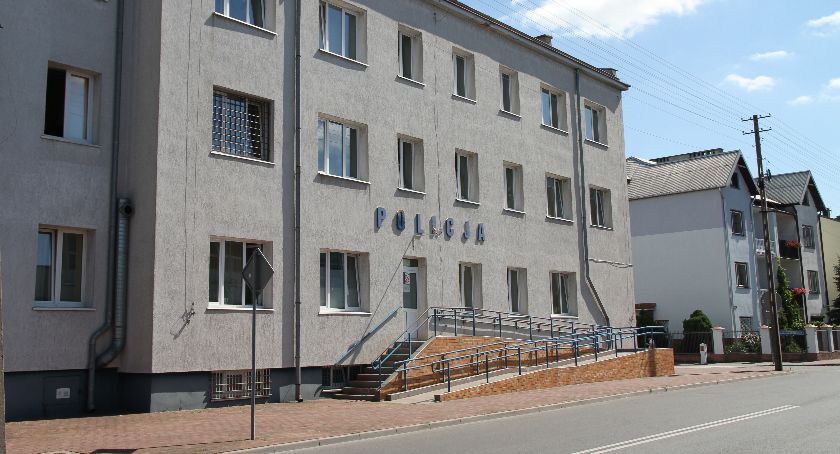 Pijany kierowca uszkodził inne auto