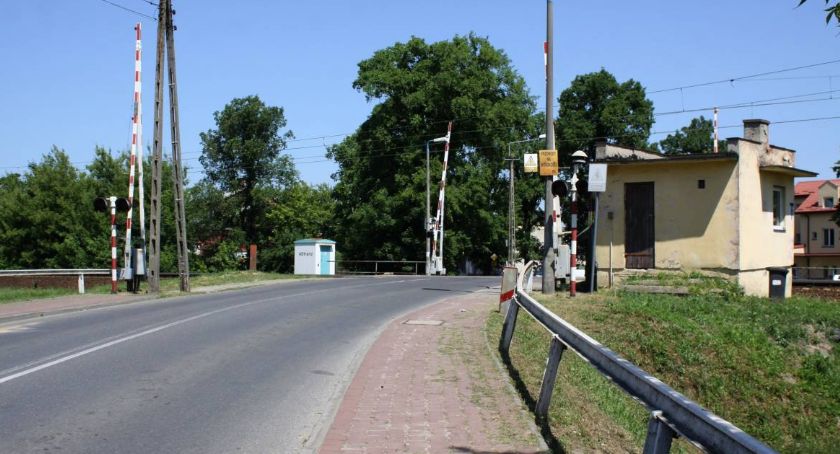 Miasto odstąpiło od umowy z PKP w sprawie budowy tunelu w Łowiczu