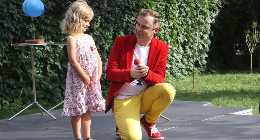 Pokaz iluzji w Łowiczu. Półfinalista „Mam talent!” oczarował małych i dużych (ZDJĘCIA, VIDEO)