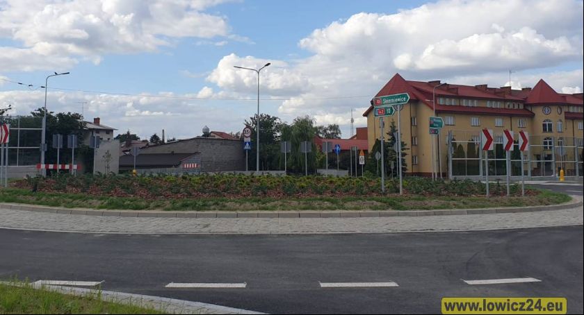 Przez rondo na Warszawskiej jeszcze nie przejedziemy
