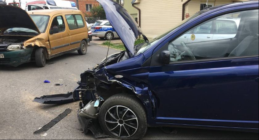 Wypadek w Dzierzgowie. Poszkodowany 80-letni kierowca (FOTO i VIDEO) - AKTUALIZACJA!!!