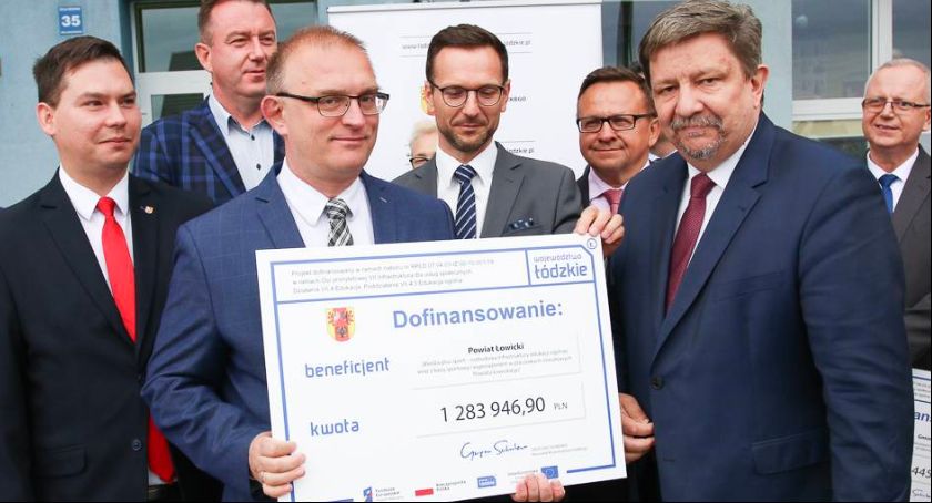 Łowickie szkoły z dofinansowaniem. Sale gimnastyczne i boiska za 5 procent wartości