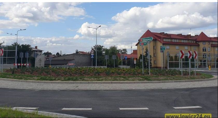 Niestety, przejazd rondem na Warszawskiej ponownie oddalony w czasie
