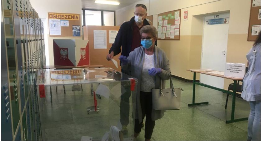 Łowicz. Trwa II tura wyborów prezydenckich (FOTO)