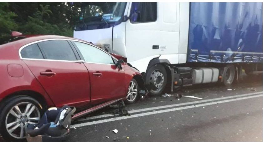 W tragicznym wypadku w Głownie zginęła lekarka ze zgierskiego szpitala i jej mąż. Przeżyło 4-miesięczne dziecko