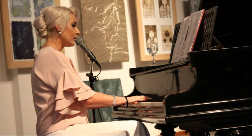 Zaproszenie na plenerowy recital Ewy Smereckiej