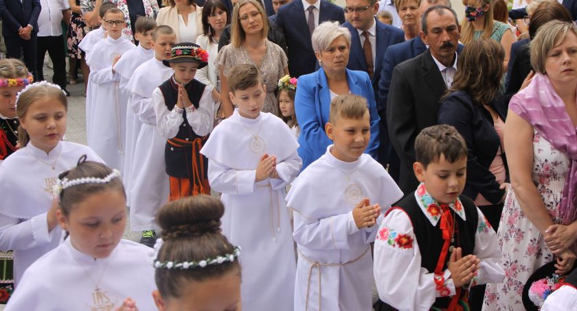 I Komunia Święta w łowickiej katedrze (ZDJĘCIA, VIDEO)