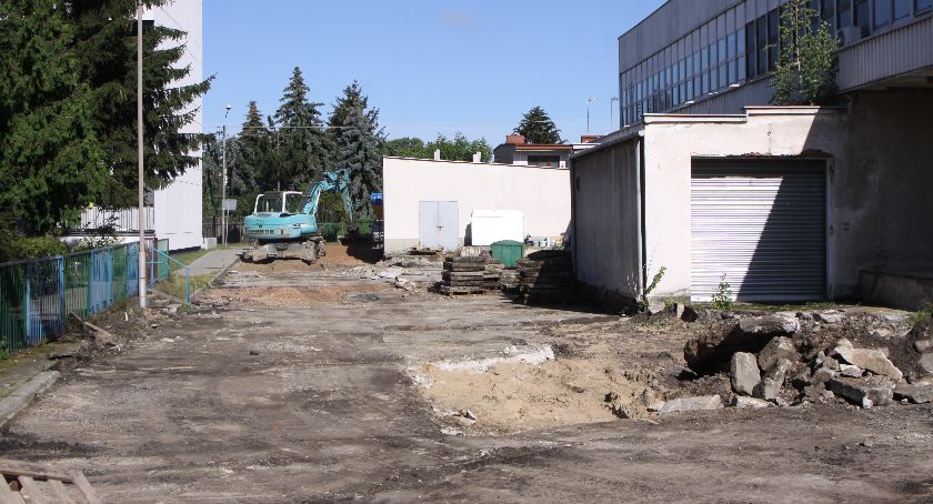 Wig-Kost buduje drogę i parking na os. Dąbrowskiego w Łowiczu