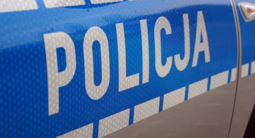 Wypadek w Łowiczu. Jedna osoba ranna, kierowca oddalił się z miejsca zdarzenia