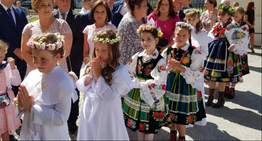 I Komunia Święta w Bazylice Katedralnej w Łowiczu (FOTO i VIDEO)