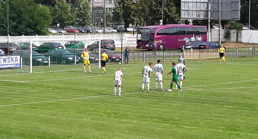 Mecz bez bramek. Pelikan vs Sokół Aleksandrów Łódzki 0:0 (WIDEO)