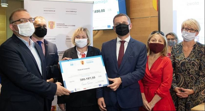 Łódzkie pomaga. DPS w Borówku ze wsparciem finansowym