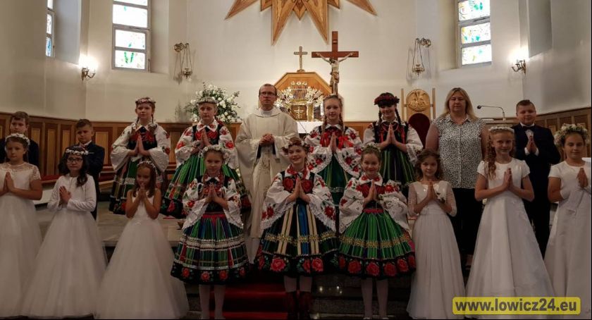 Pierwsza Komunia Święta w Parafii Matki Bożej Nieustającej Pomocy na Korabce (FOTO i VIDEO)