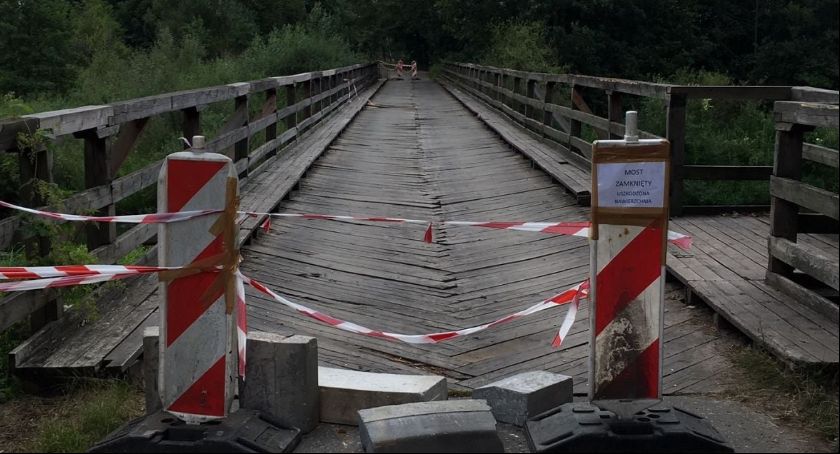 Ciężki sprzęt uszkodził most w Kompinie 