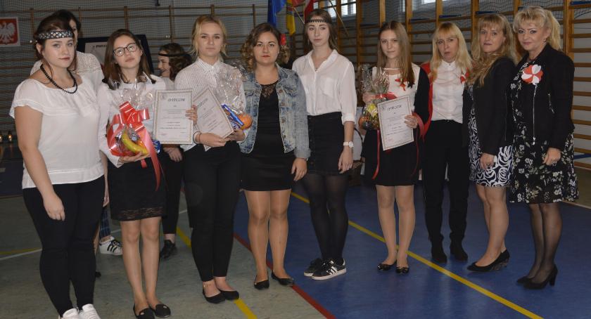 Konkurs fryzjerski  pt. „Dla Niepodległej – fryzury z lat 20-tych” w ZSP nr 3 w Łowiczu