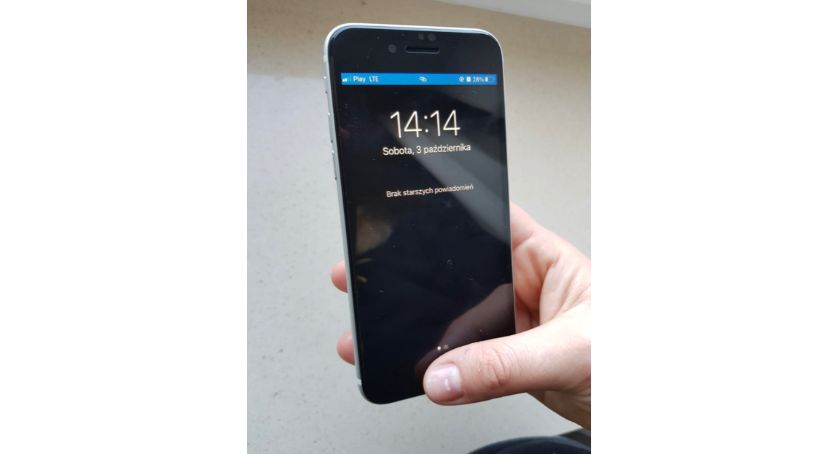 Uwaga na fałszywe SMS-y! Oszuści podszywają się pod sanepid!