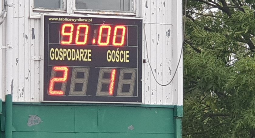 Pelikan zdobywa 3 punkty w meczu z Olimpią Zambrów (FOTO i VIDEO)