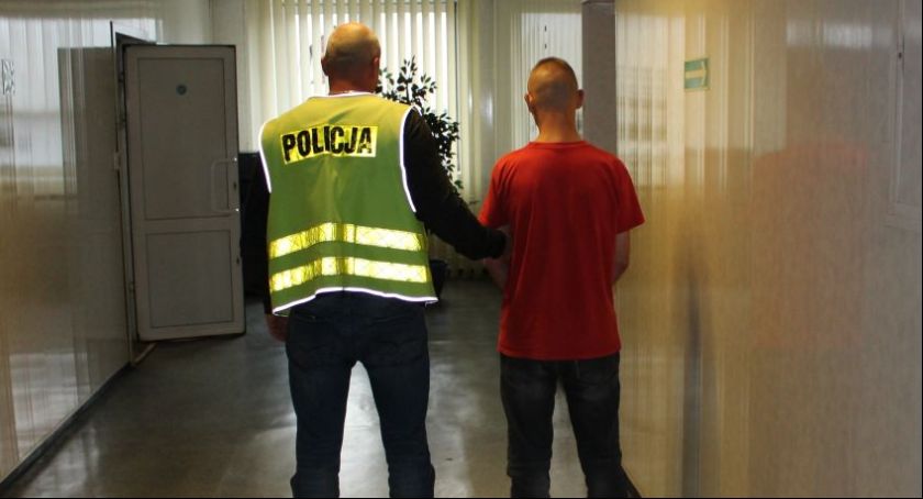 Recydywiści złapani na gorącym uczynku. Policja zatrzymała złodziei słodyczy 