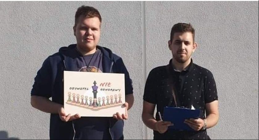 „Obywatel NieHonorowy” przeniesiony do internetu 