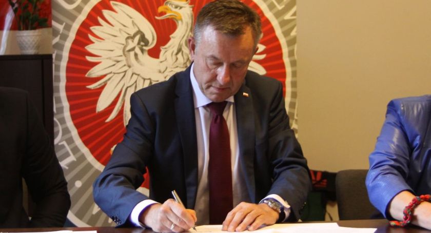 Bliski współpracownik wojewody łódzkiego zakażony koronawirusem