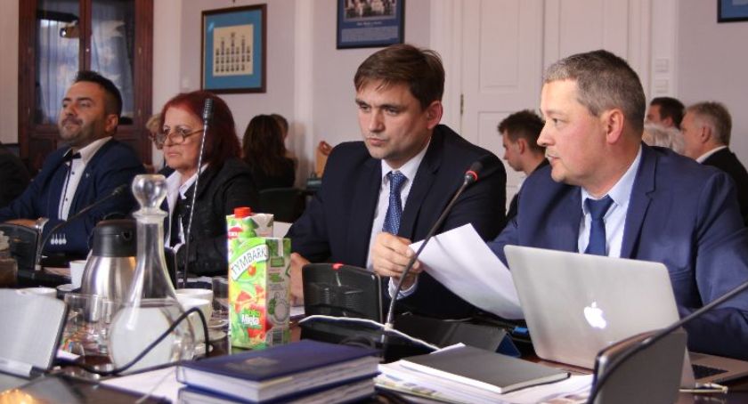 Stanowisko radnych PiS i Niezależni ws. zalania tunelu w ul. Arkadyjskiej