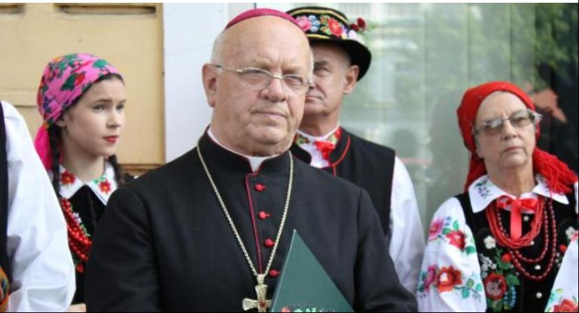 Biskup Józef Zawitkowski w szpitalu. Prosi o modlitwę 