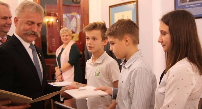 Sportowe i artystyczne stypendia burmistrza Łowicza. Do kiedy można składać wnioski?