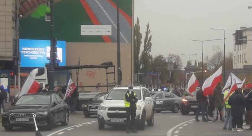 Rolnicy protestują w Warszawie. Mamy relację na żywo (FOTO i VIDEO)
