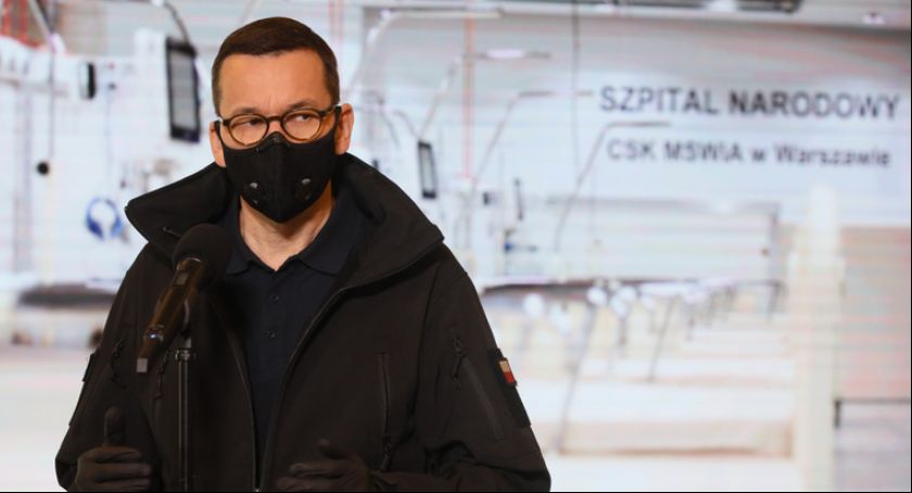 Jednak bez lockdownu? Konferencja premiera Mateusza Morawieckiego na Stadionie Narodowym