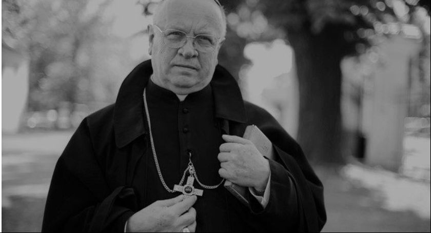 W każdej parafii zostanie odprawiona Msza święta w intencji Zmarłego Biskupa Zawitkowskiego