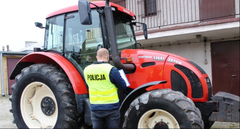 Podejrzani o paseratwo zatrzymani. Dodatkowo policjanci odzyskali skradzione ciągniki