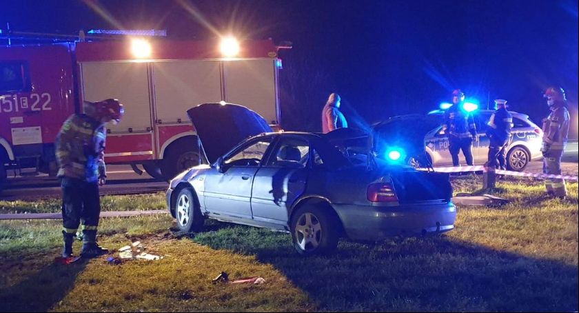 Audi A4 dachowało na Podgrodziu w Łowiczu. Kierowca pijany (FOTO, VIDEO) AKTUALIZACJA!!