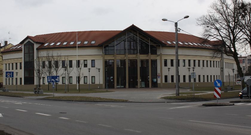 Proces uczestnika „Gogglebox. Przed telewizorem”. Sąd rozważa zmianę kwalifikacji prawnej czynu