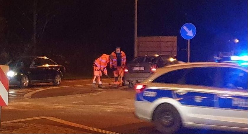 Kolizja drogowa z udziałem trzech pojazdów na skrzyżowaniu ul. Poznańskiej i ul. Warszawskiej (FOTO)