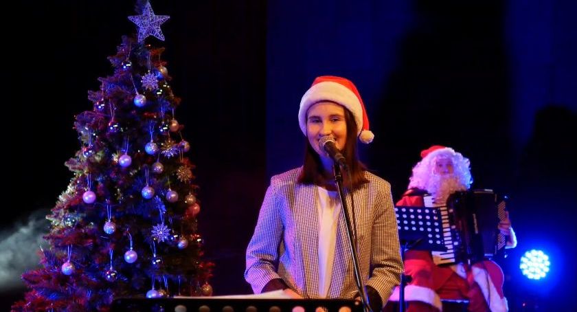 „Pada śnieg”. Premiera świątecznego utworu w wykonaniu łowickiego duetu (VIDEO)