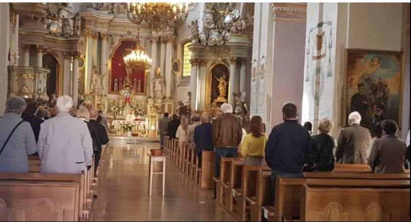 Będzie zmniejszenie limitu wiernych w kościołach? Jest prośba abp Stanisława Gądeckiego do premiera Morawieckiego