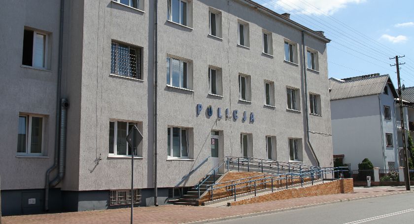 Pijany 59-latek kierował autem mimo sądowego zakazu. Został zatrzymany dzięki zgłoszeniu świadka