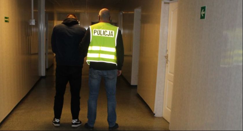 22-letni mieszkaniec Łowicza zatrzymany z marihuaną. W domu miał więcej substancji zabronionych