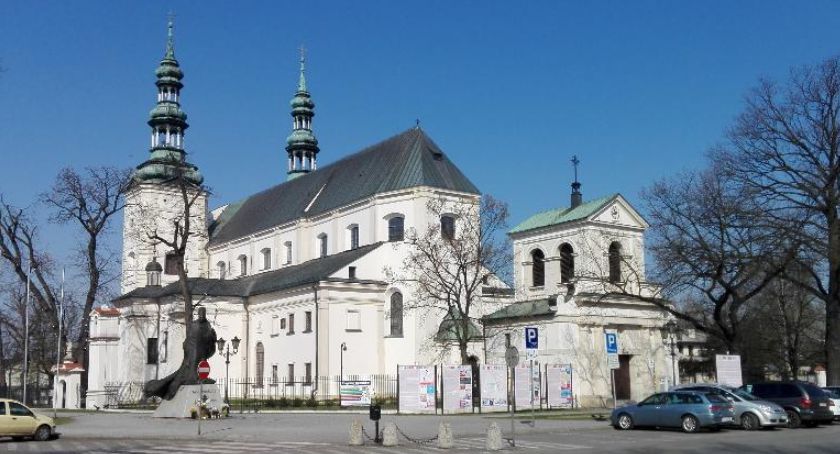 Pasterka 2020 w Łowiczu. W niektórych kościołach odbędą się dwie msze święte