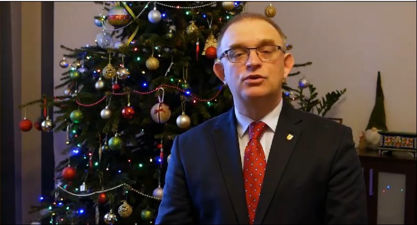 Niech Dzieciątko Jezus nam wszystkim błogosławi. Życzenia Bożonarodzeniowe od starosty łowickiego