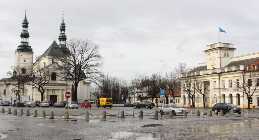 Jak oceniasz jakość życia w Łowiczu? Wypełnij ankietę i pomóż studentom Politechniki Warszawskiej