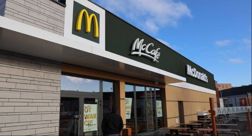 McDonalds potwierdza: Od teraz promocyjne zestawy tylko z wodą, cola zniknęła! Wszystko przez podatek cukrowy