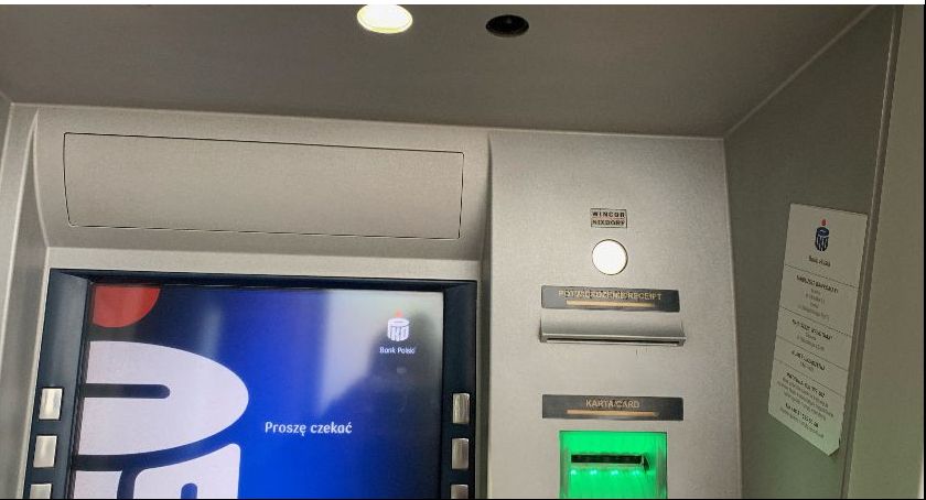 Czy kamera zamontowana przy PKO BP na ul. Koziej widzi wpisywany PIN w bankomacie? Mamy odpowiedź banku